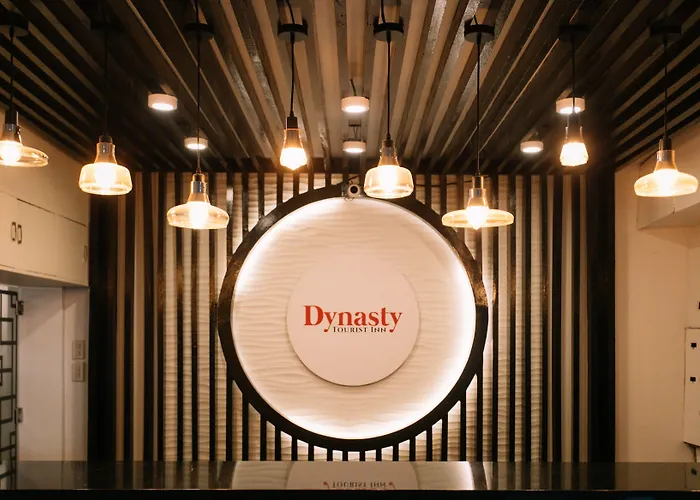 Dynasty Tourist Hotel 3*