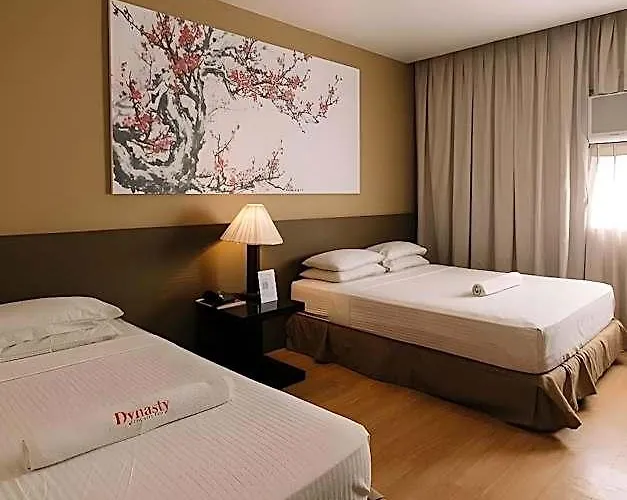 Dynasty Tourist Hotel 3*
