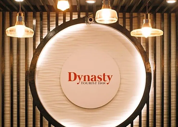 Dynasty Tourist Hotel 3*